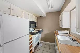 666 E Larchwood Dr, Midvale, UT 84047 - Photo 23