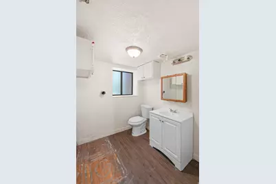 666 E Larchwood Dr, Midvale, UT 84047 - Photo 9