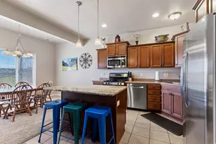 979 W Willow Green Way, Farmington, UT 84025 - Photo 9