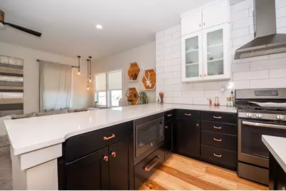 1007 W Painted Horse Ln, Bluffdale, UT 84065 - Photo 11