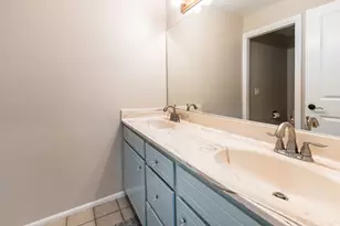 2555 E Chalet Rd S, Cottonwood Heights, UT 84093 - Photo 27