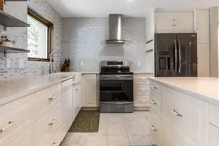 2555 E Chalet Rd S, Cottonwood Heights, UT 84093 - Photo 13