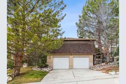 2555 E Chalet Rd S, Cottonwood Heights, UT 84093 - Photo 35