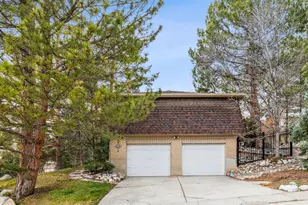 2555 E Chalet Rd S, Cottonwood Heights, UT 84093 - Photo 35