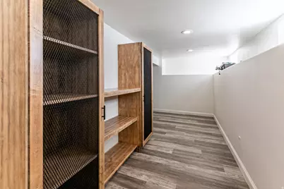 189 N R St E, Salt Lake City, UT 84103 - Photo 31