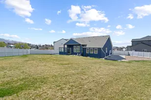 1437 E Hollyhock Ct, Layton, UT 84040 - Photo 45