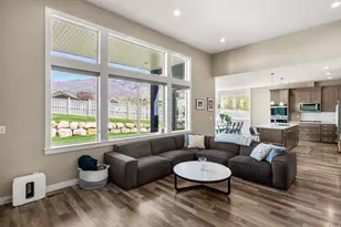 1437 E Hollyhock Ct, Layton, UT 84040 - Photo 9