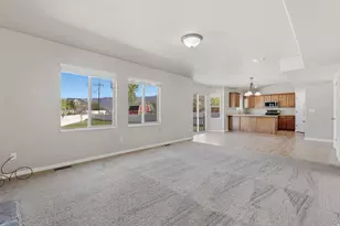 2068 W 1500 S, Woods Cross, UT 84087 - Photo 7