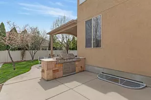 2943 W Current Creek Dr, South Jordan, UT 84095 - Photo 35