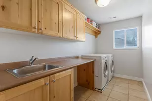 2943 W Current Creek Dr, South Jordan, UT 84095 - Photo 25