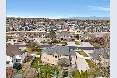 2943 W Current Creek Dr, South Jordan, UT 84095 - Photo 41