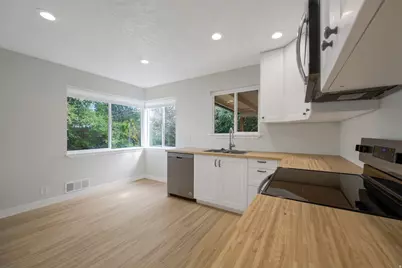 2761 E 4135 S, Holladay, UT 84124 - Photo 3