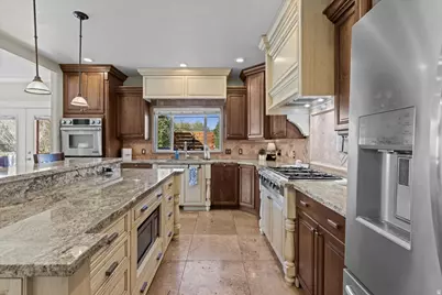 455 E 900 S, Centerville, UT 84014 - Photo 13