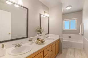 8628 S Mount Majestic Rd, Sandy, UT 84093 - Photo 13