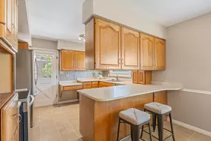 8628 S Mount Majestic Rd, Sandy, UT 84093 - Photo 9