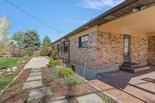 8628 S Mount Majestic Rd, Sandy, UT 84093 - Photo 27