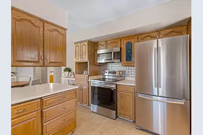 8628 S Mount Majestic Rd, Sandy, UT 84093 - Photo 11