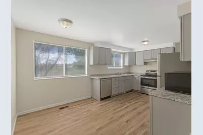 5089 W Highwood Dr, Kearns, UT 84118 - Photo 5