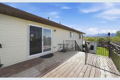 5572 W Jeremiah Dr, Kearns, UT 84118 - Photo 27