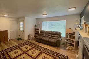 175 N 100 E, Hyrum, UT 84319 - Photo 7
