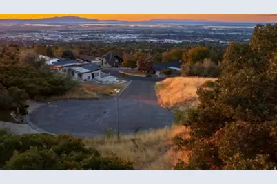 3721 S Oakridge Ct E, Bountiful, UT 84010 - Photo 3