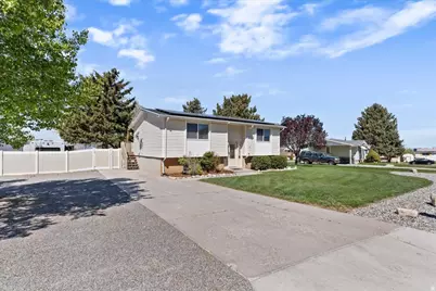 928 Southwest Dr, Tooele, UT 84074 - Photo 3