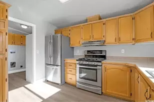 173 Pellinore St, North Salt Lake, UT 84054 - Photo 11