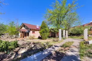 125 E 200 N, Moab, UT 84532 - Photo 23