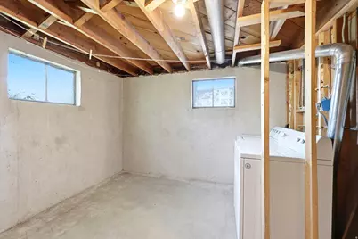 98 Dixie Ave, Layton, UT 84041 - Photo 17