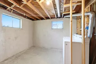 98 Dixie Ave, Layton, UT 84041 - Photo 17