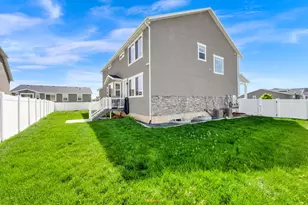 615 S 1400 W, Syracuse, UT 84075 - Photo 5