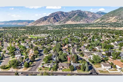 8965 S Quail Run Dr E, Sandy, UT 84093 - Photo 15