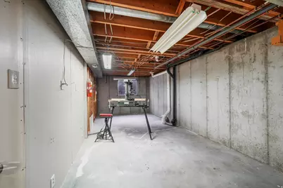 8965 S Quail Run Dr E, Sandy, UT 84093 - Photo 29