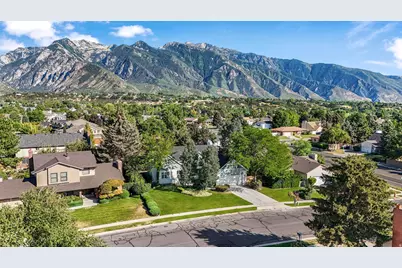 8965 S Quail Run Dr E, Sandy, UT 84093 - Photo 11