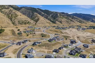 730 E 400 N #13, Providence, UT 84332 - Photo 9