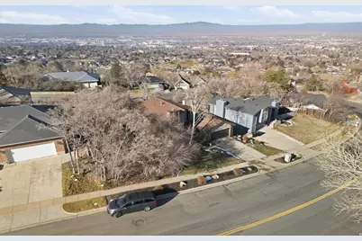 742 E Chelsea Dr, Bountiful, UT 84010 - Photo 11