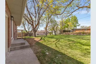 2068 W 5950 S, Roy, UT 84067 - Photo 23