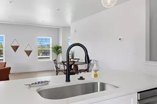 7645 S 300 E, Sandy, UT 84047 - Photo 9