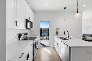 7645 S 300 E, Sandy, UT 84047 - Photo 25