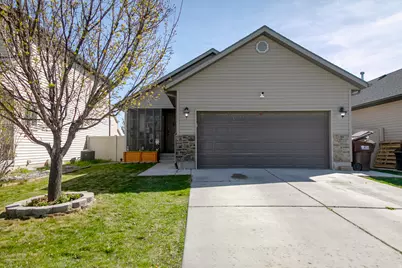 1534 E Shadow Dr N, Eagle Mountain, UT 84005 - Photo 1