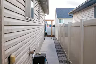 1534 E Shadow Dr N, Eagle Mountain, UT 84005 - Photo 27