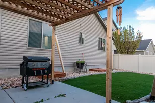 1534 E Shadow Dr N, Eagle Mountain, UT 84005 - Photo 29