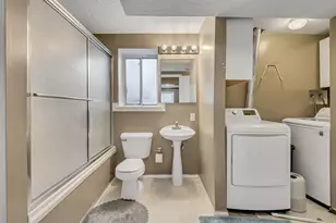 687 W 1900 N, Centerville, UT 84014 - Photo 15