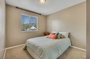 687 W 1900 N, Centerville, UT 84014 - Photo 9