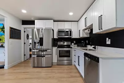 4374 S Fernwood Dr, Taylorsville, UT 84123 - Photo 7