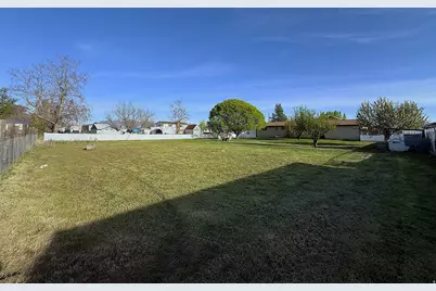 6042 W 5700 S, Hooper, UT 84315 - Photo 5