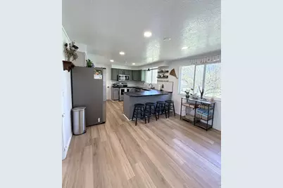 6042 W 5700 S, Hooper, UT 84315 - Photo 7