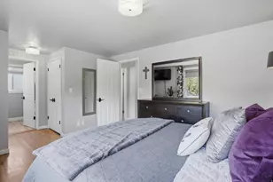 2490 E Dolphin Way, Cottonwood Heights, UT 84121 - Photo 15