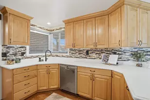 2490 E Dolphin Way, Cottonwood Heights, UT 84121 - Photo 5