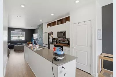 971 E Citadel Ln, Saratoga Springs, UT 84045 - Photo 5